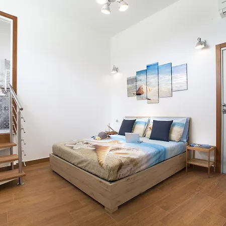 La Terrazza 38 Bed & Breakfast 4*